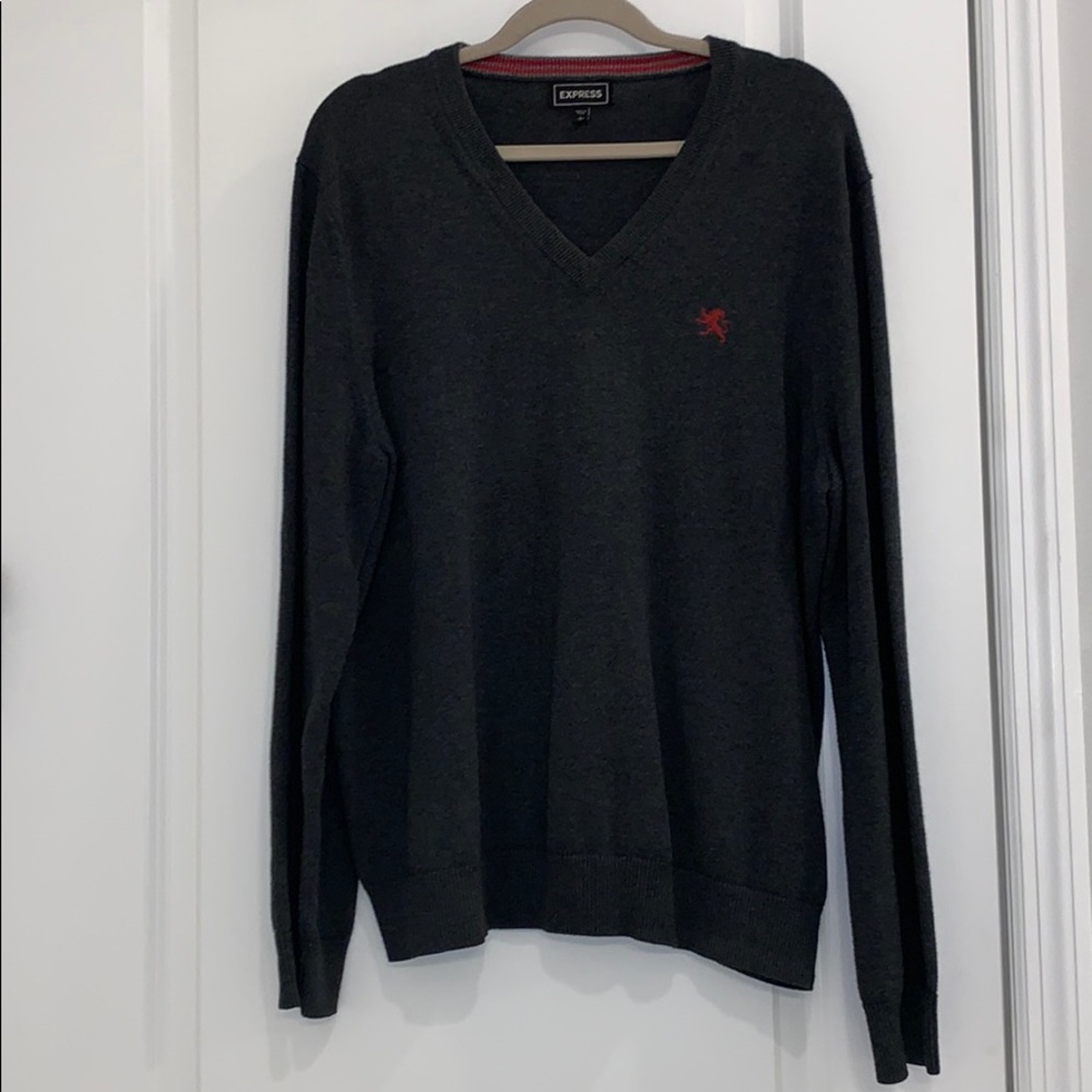 Men’s Express v-neck sweater - Size L